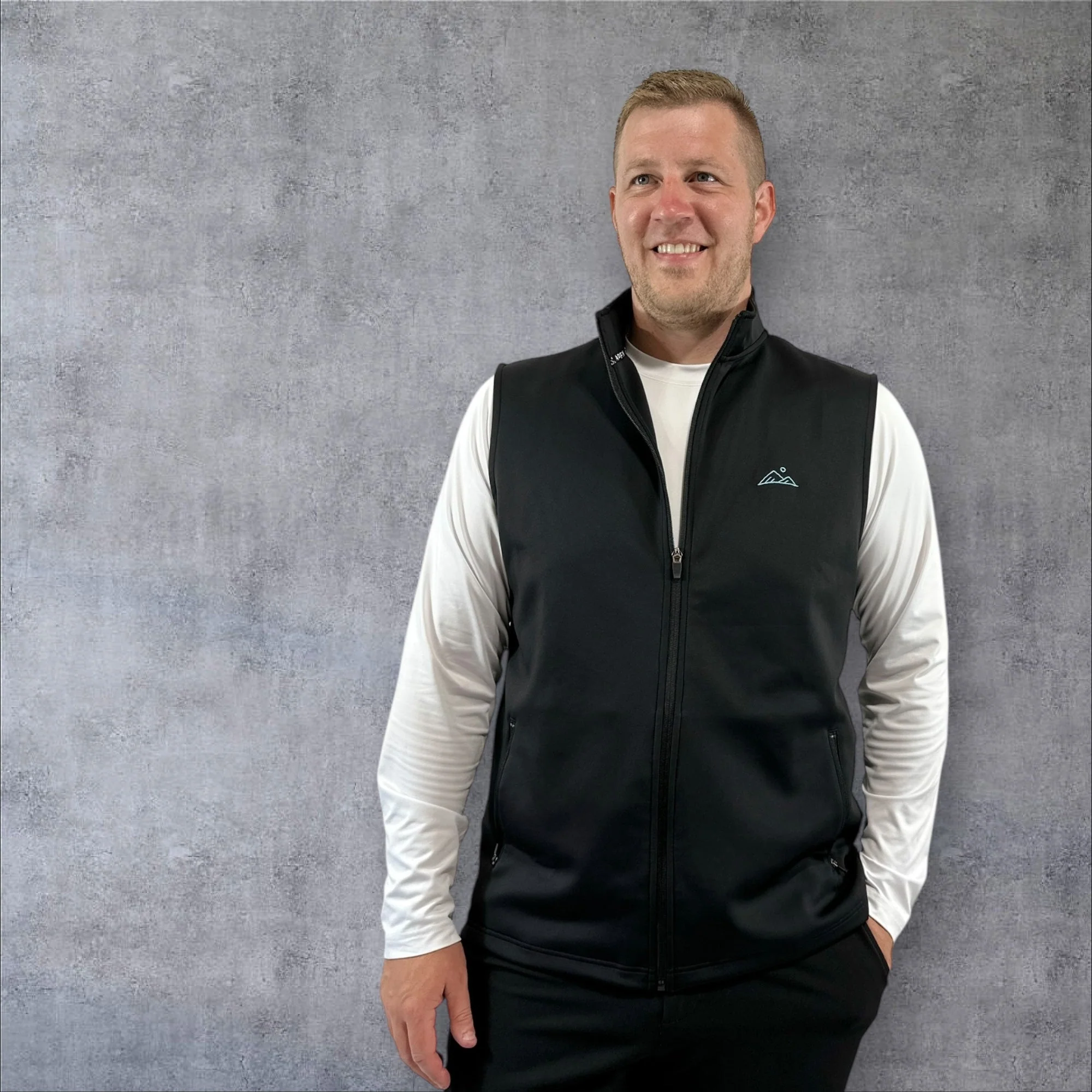 Traverse Vest | Black | Apex Apparel - Image 4