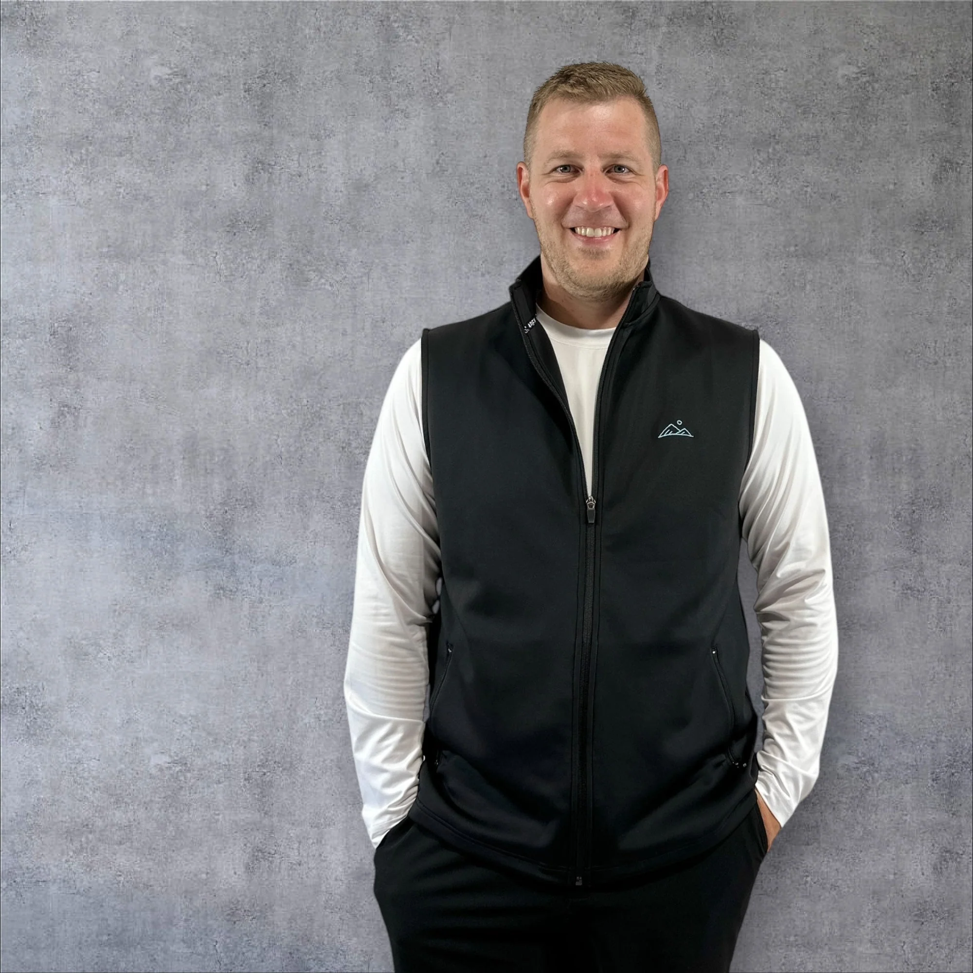 Traverse Vest | Black | Apex Apparel - Image 5