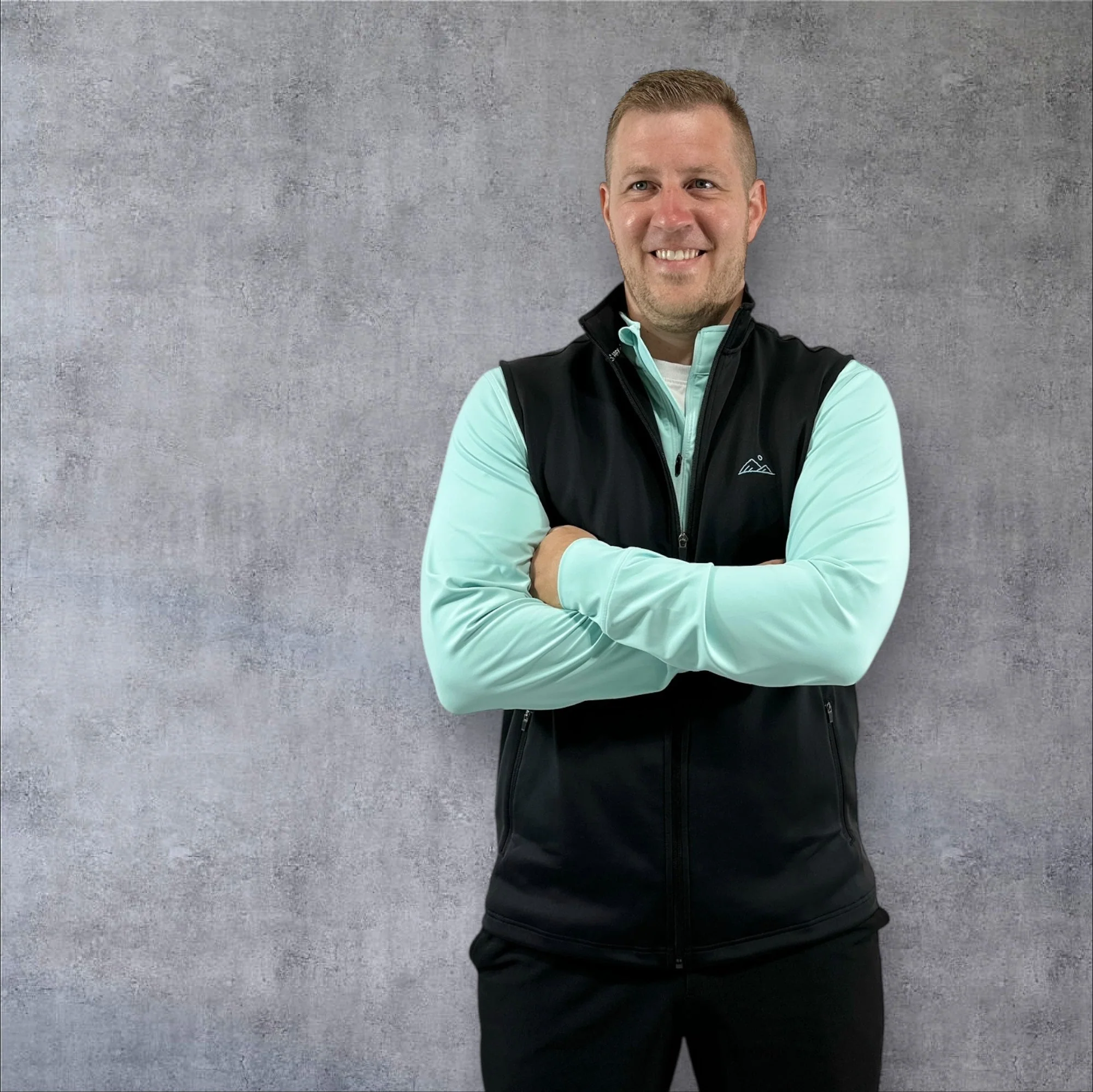 Traverse Vest | Black | Apex Apparel - Image 6