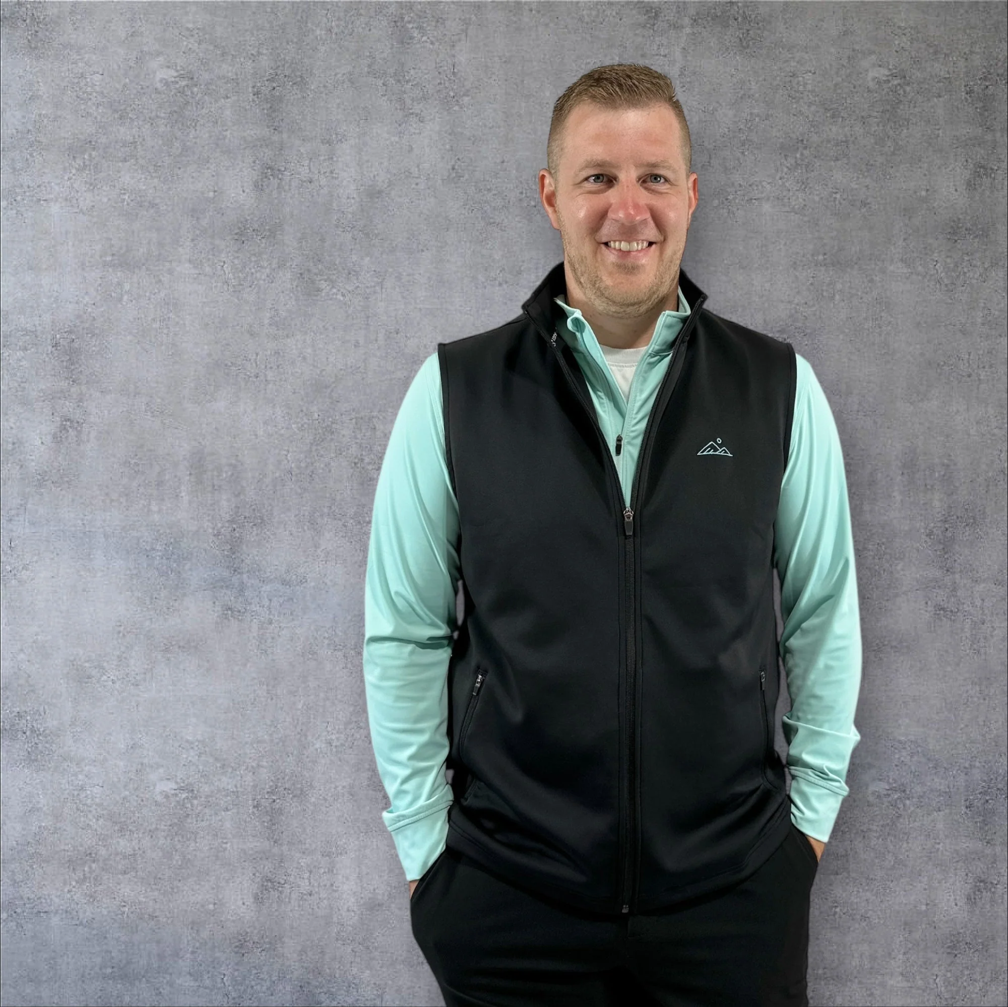 Traverse Vest | Black | Apex Apparel - Image 7